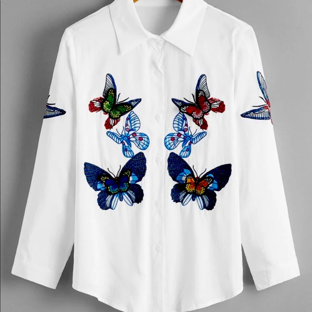 Sold!! New butterfly embroidered blouse